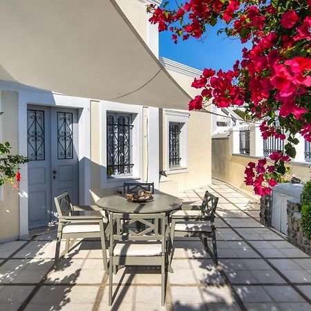 Day One Fira Mansion Apartamento Exterior foto